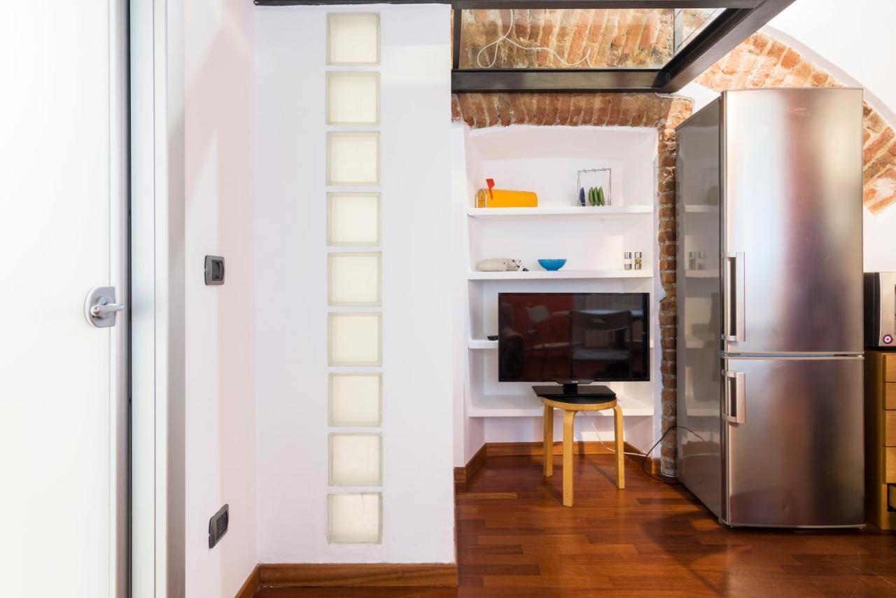 Cozy In Wonderful Navigli Area Apartment